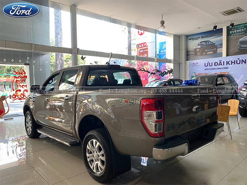 Thiết kế đuôi xe Ford Ranger XLT 4x4 MT