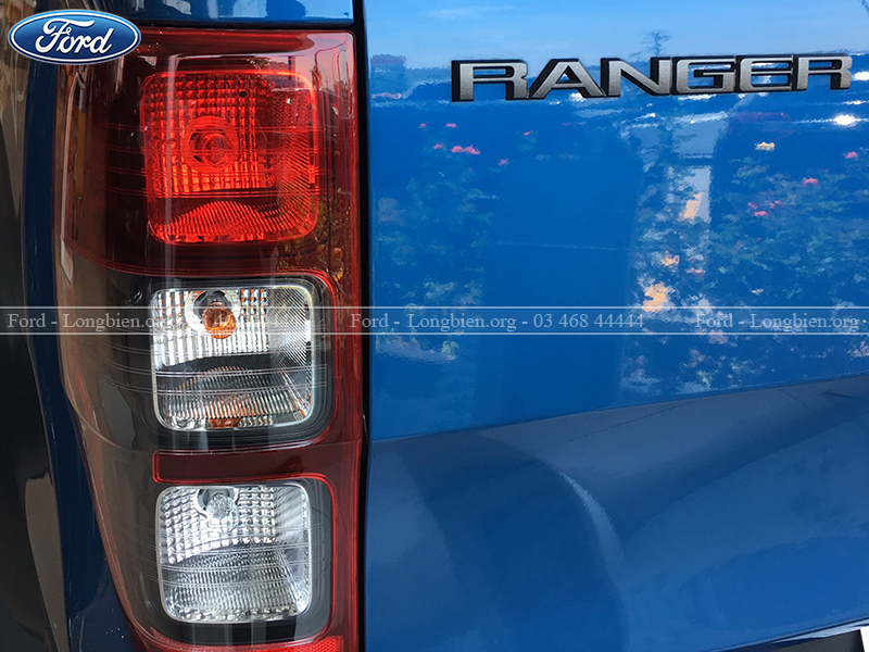 Cụm đèn hậu Ford Raptor 3 viền Led đặc trưng