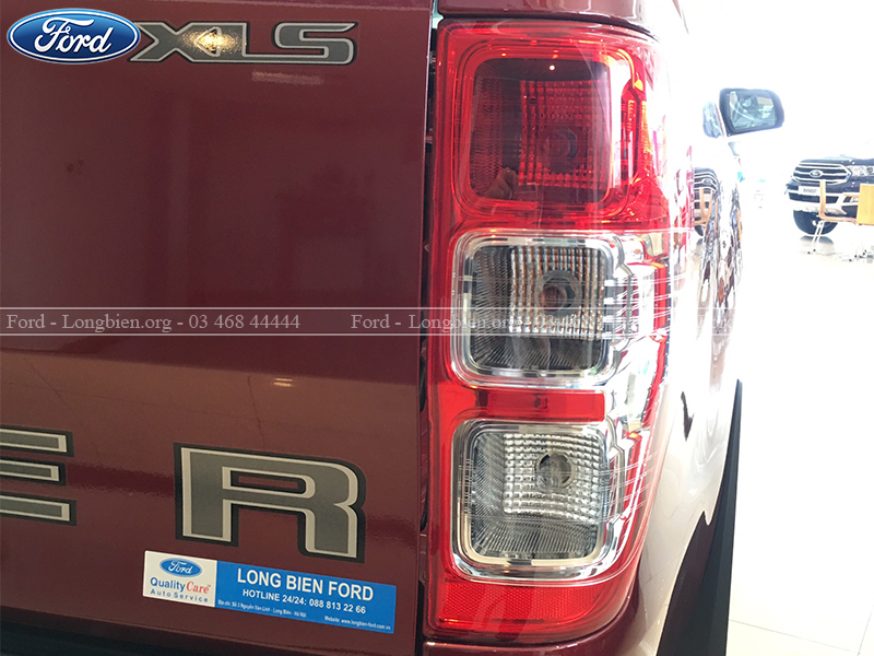 Đánh giá thiết kế phần đuôi xe Ford Ranger XLS 4x2 AT 2020